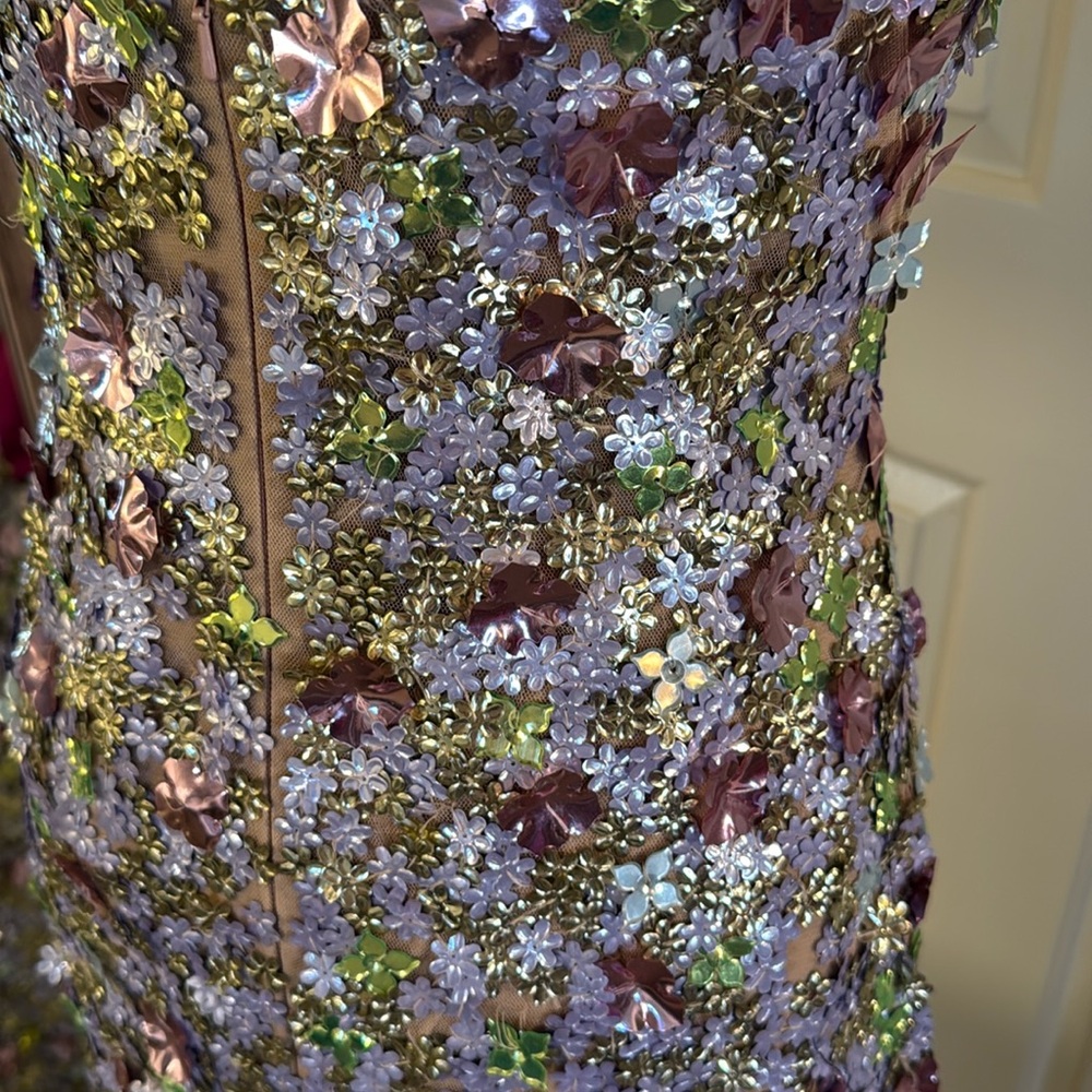 MAC DUGGAL
Multicolor Sleeveless Floral Paillette Embellished Mesh Gown - Picture 15 of 17